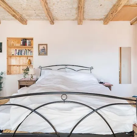 Relax And Enjoy The Breathtaking Views Nyaraló