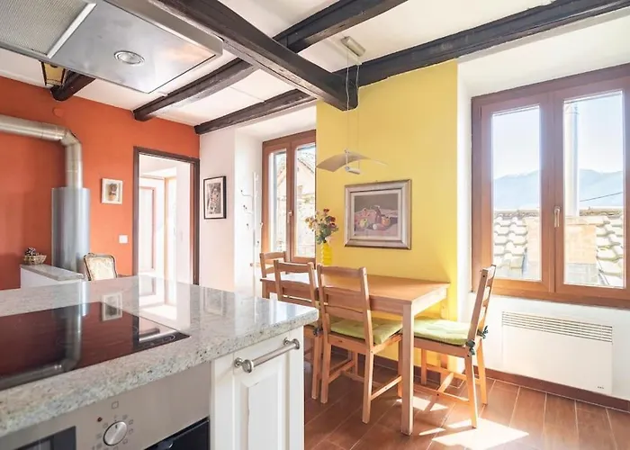 Relax And Enjoy The Breathtaking Views Brissago